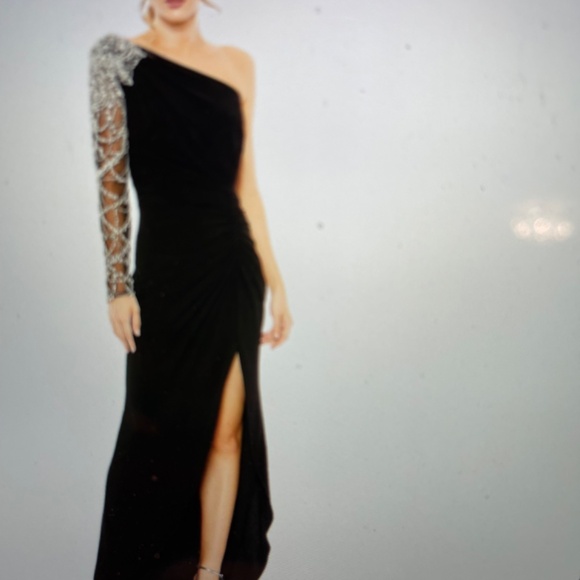 Mac Duggal  crystal embellished gown - Picture 4 of 6